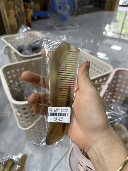 COH141- Lược sừng xuất Nhật - COH141 (Size: M - 16cm) Lược chuôi vát