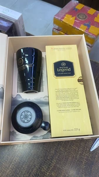 Hộp quà cafe giàu có chồn 225- 1 cốc dài, 1 phin 2
