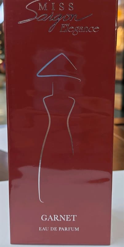 Nước hoa Miss Saigon đỏ Garnet 50 ml