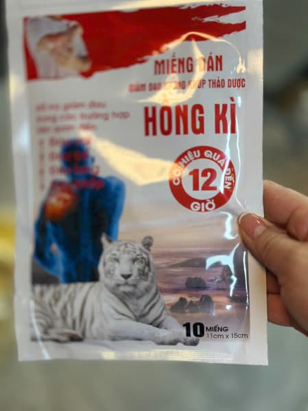 Cao dán Hồng Kỳ (