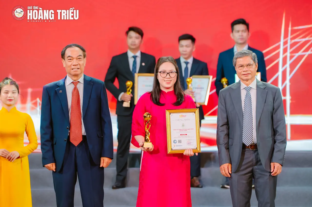 Tinh hoa yến sào Việt, | 越南燕窝精华